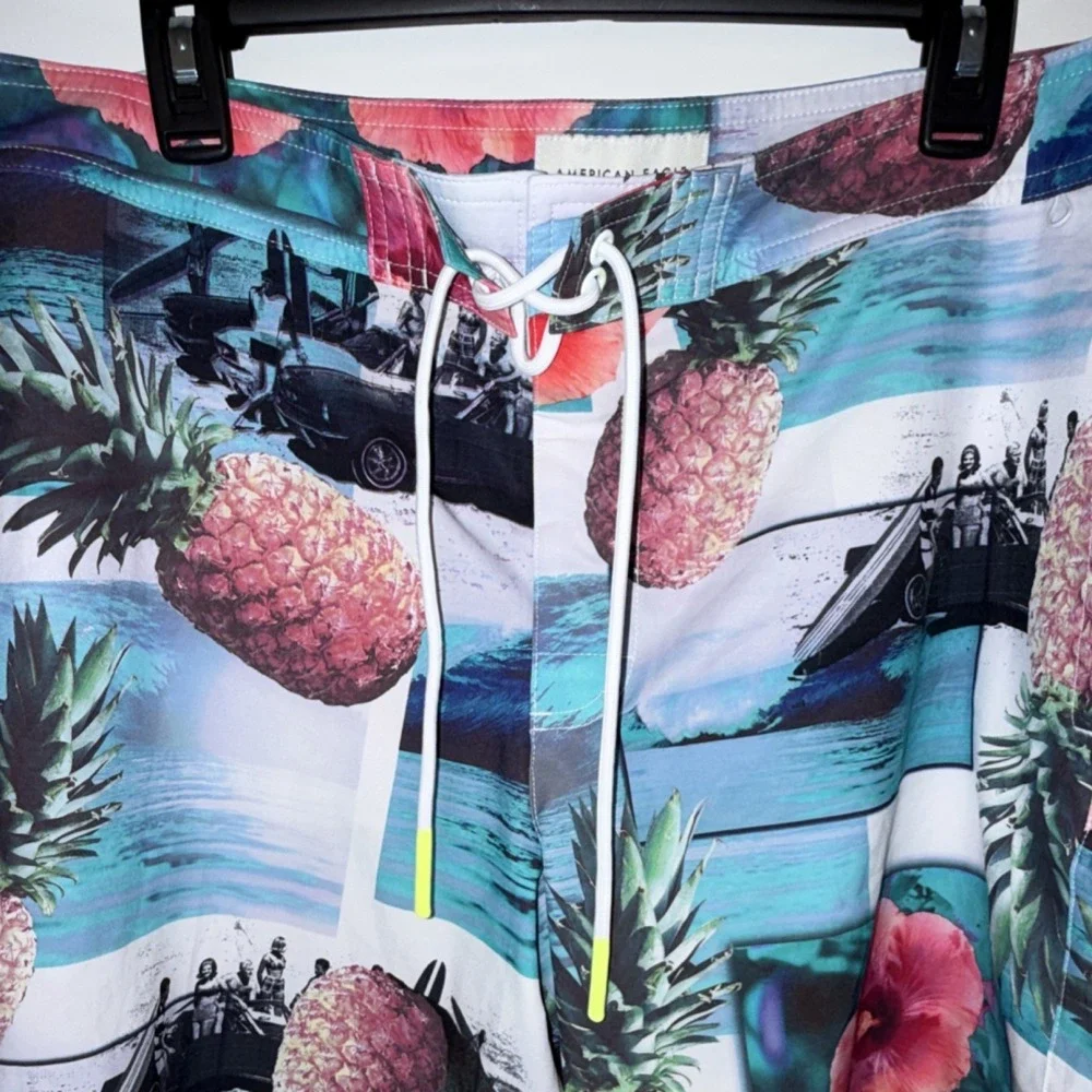 American Eagle Outfitters Men's Tropical Floral Board Shorts L Drawstring